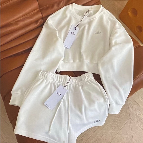 ALO Yoga Pants - ALO Yoga White Cropped Sweatshirt & Shorts Set